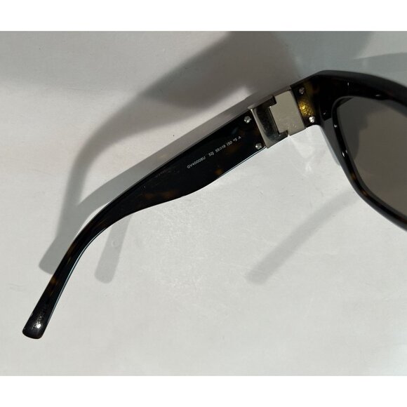 Givenchy Sunglasses GV40008U in Tortoise - Picture 6 of 7